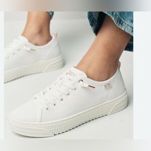 100% vegan Skechers Women's White and Pink Sneakers